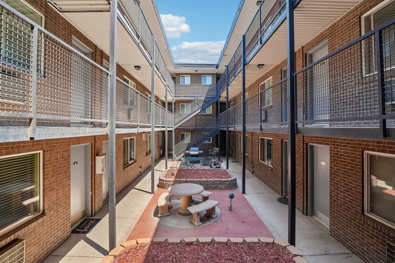 Lorinda Apartments - Photo 4 of 5