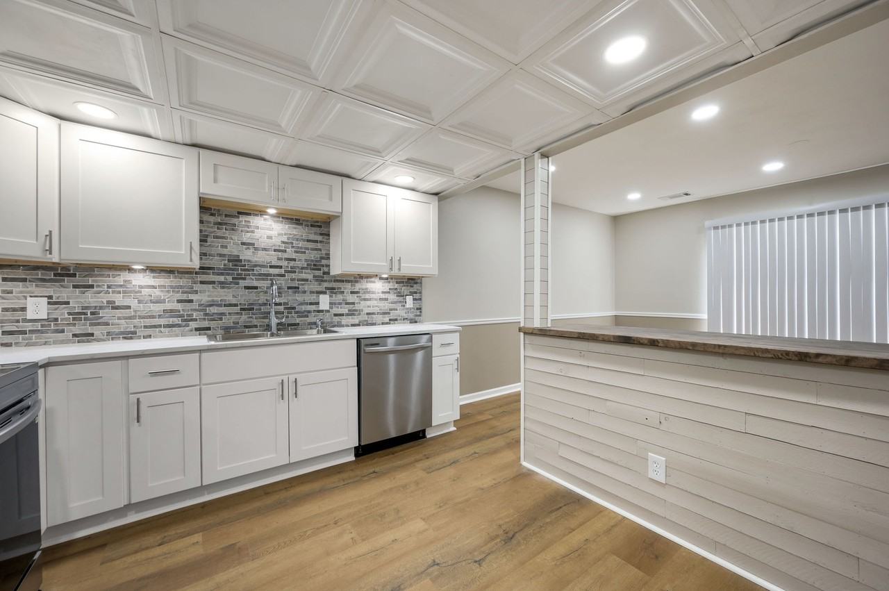 P&I-1192 Madison Court #1 - Photo 5 of 26