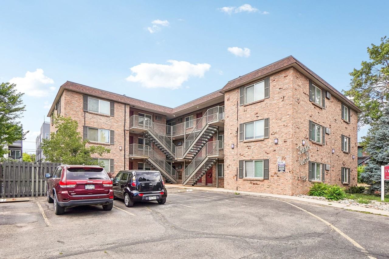 Knollwood and Tanglewood Apartments - Photo 3 of 10