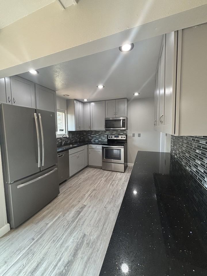 3495 Montebello Dr W #1 - Photo 4 of 19