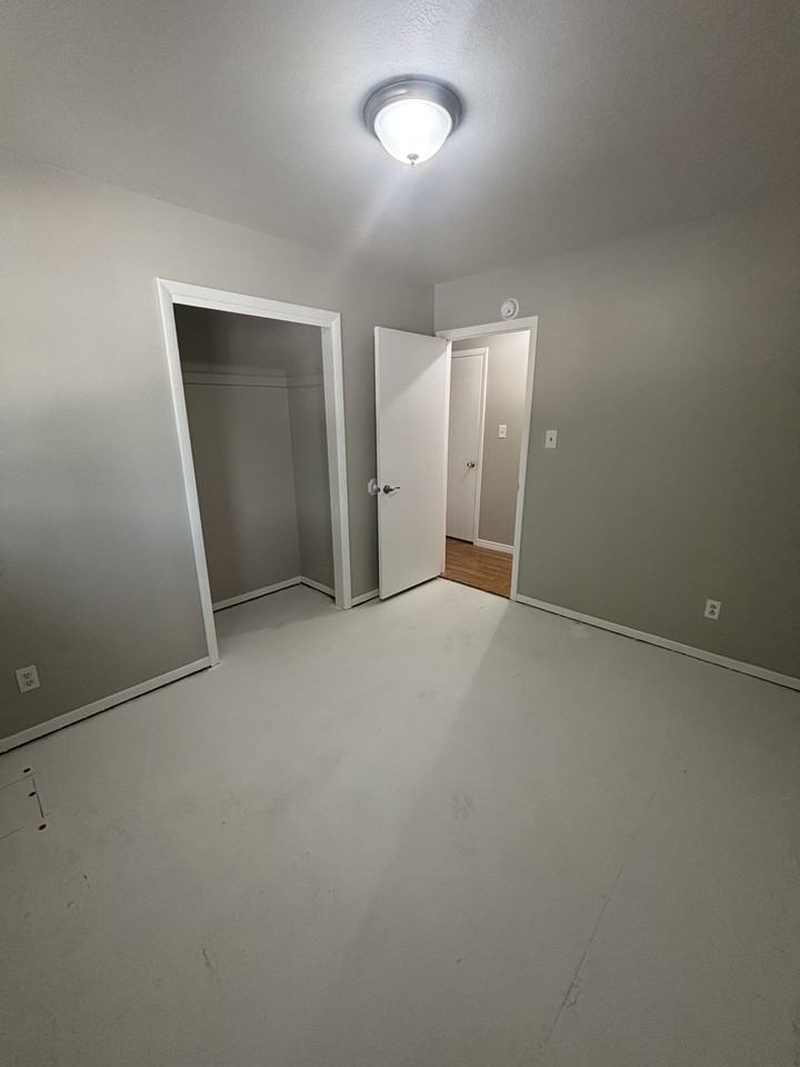 3495 Montebello Dr W #1 - Photo 5 of 19
