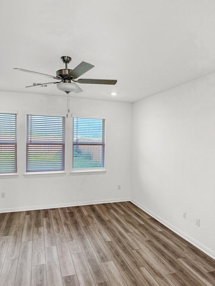 5800 Beverly Prairie Rd #1 - Photo 7 of 26