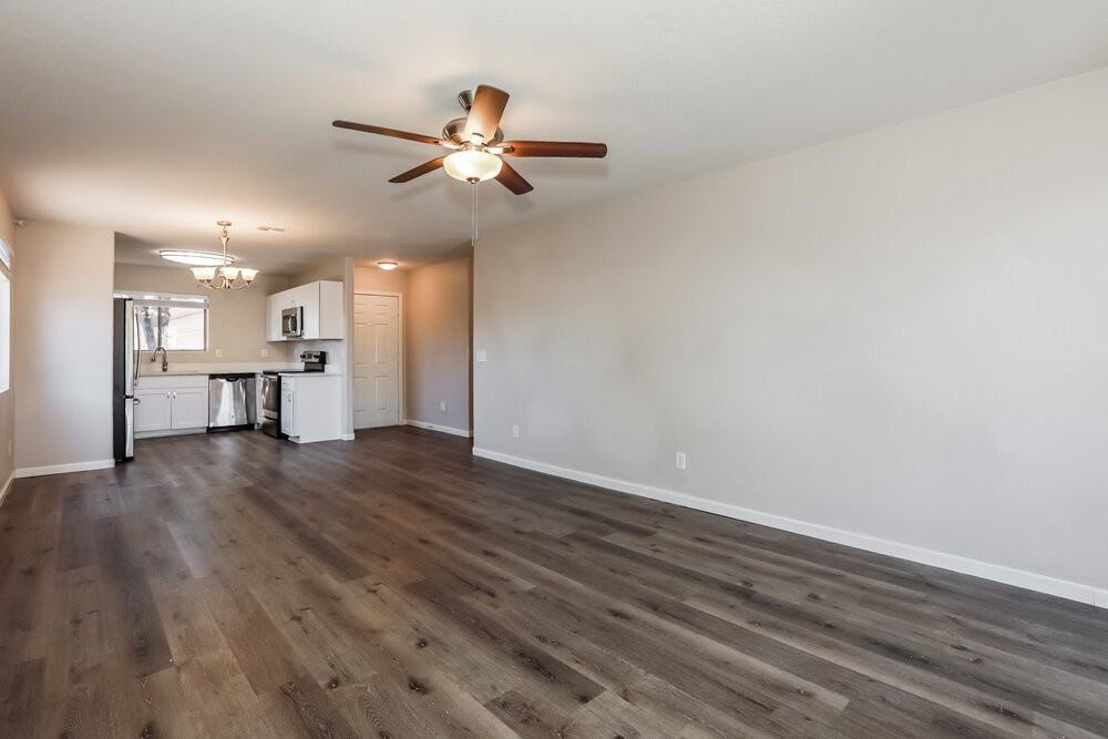 1074 E Silversmith Trl - Photo 4 of 16