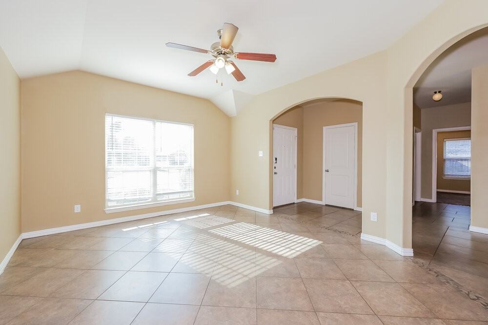 7681 Hollow Point Dr - Photo 4 of 16