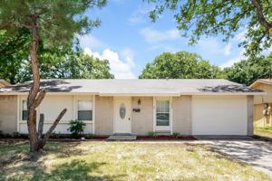 featured image of 1050 Brownwood Dr