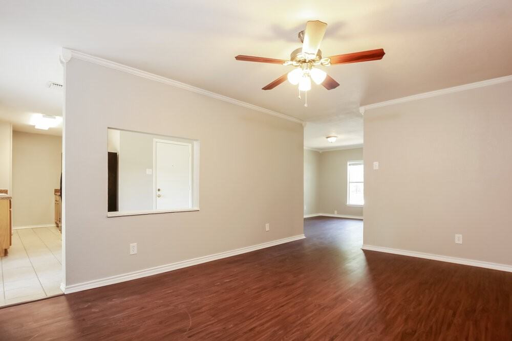 1050 Brownwood Dr - Photo 2 of 14