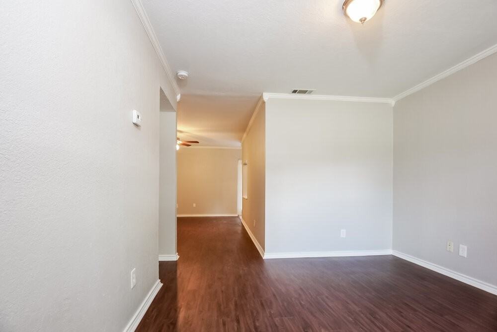 1050 Brownwood Dr - Photo 4 of 14
