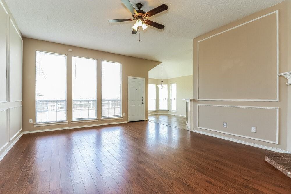 7728 Blossom Dr - Photo 4 of 15