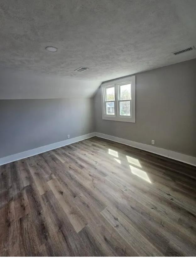 127 Walnut St - Photo 7 of 11