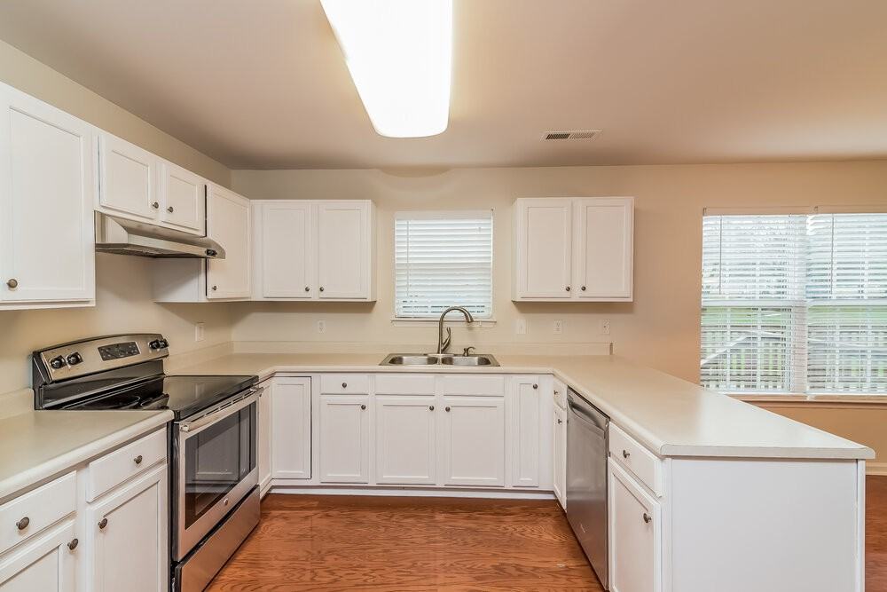 1864 Devon Dr - Photo 5 of 17