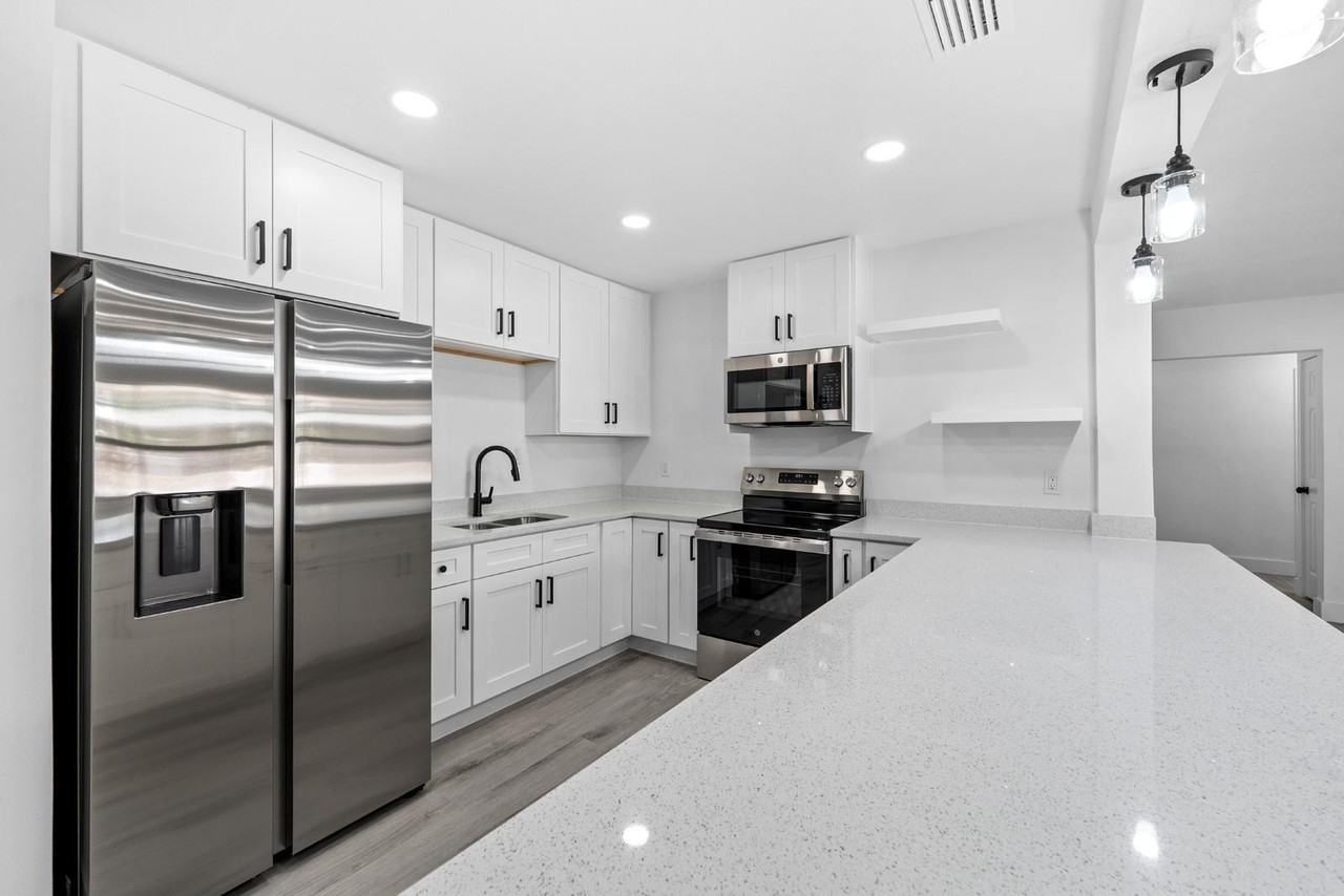 1215 22nd St W - Photo 6 of 11