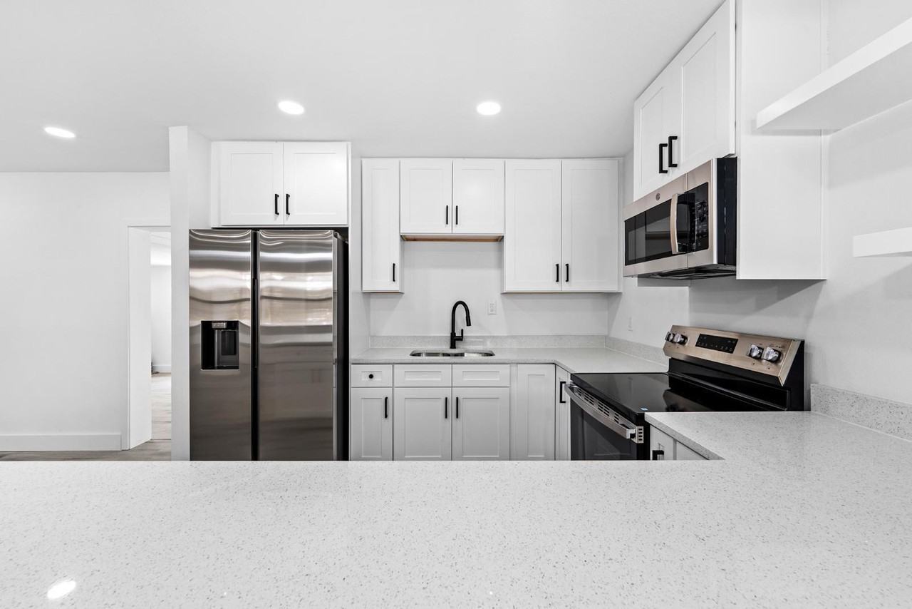 1215 22nd St W - Photo 7 of 11