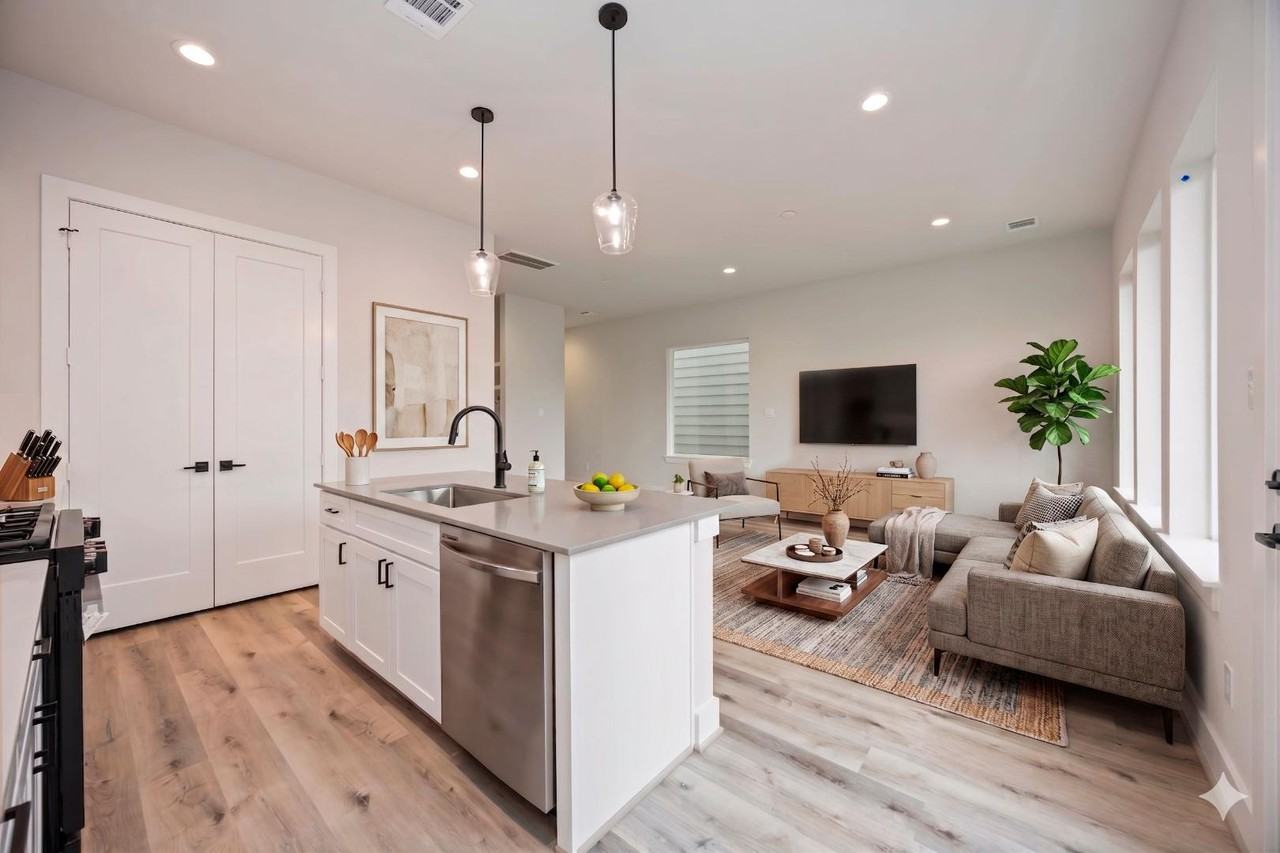 6111 De Campo St - Photo 5 of 14