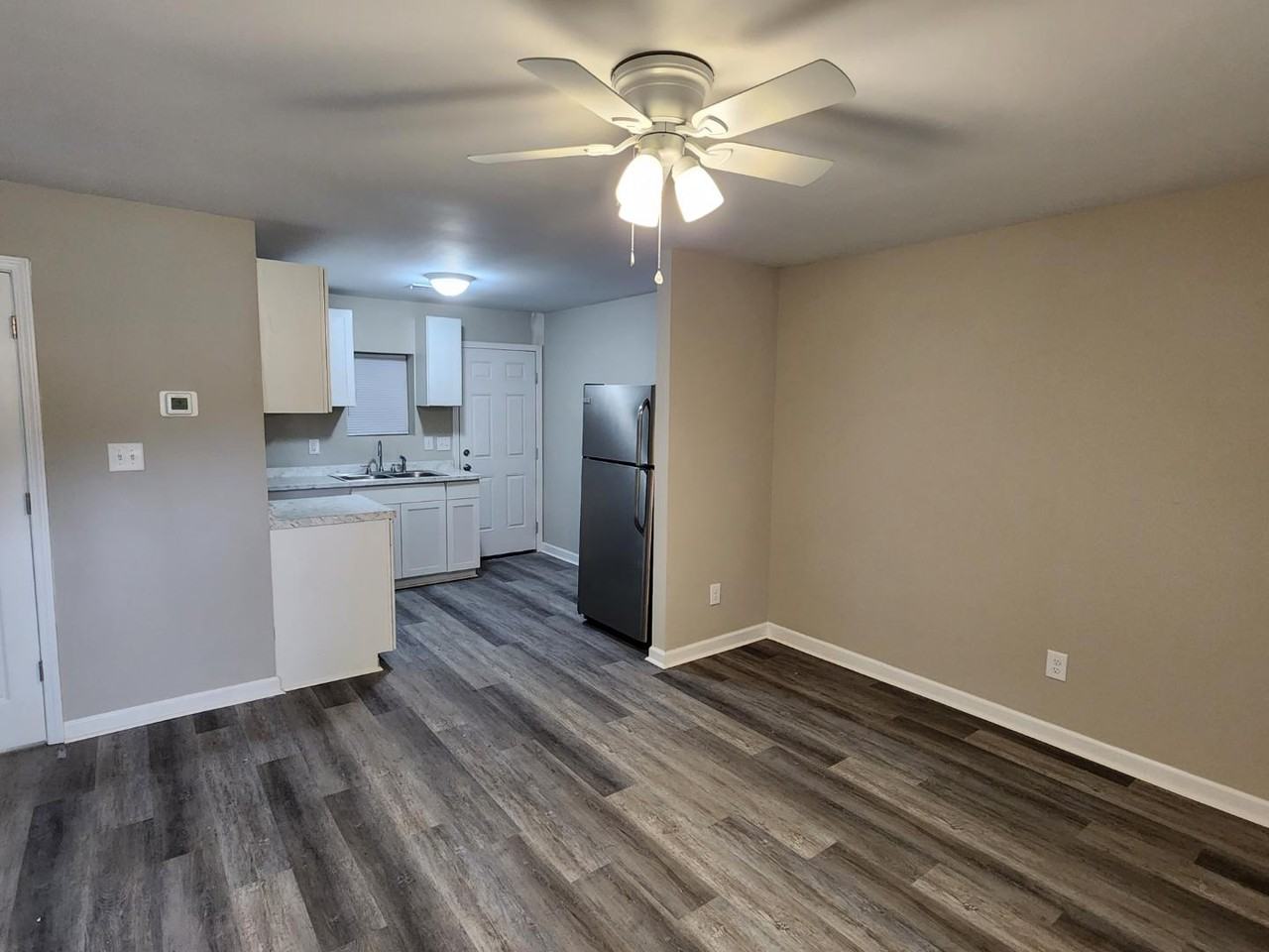 Schmidt Street Apartments - Photo 4 of 41