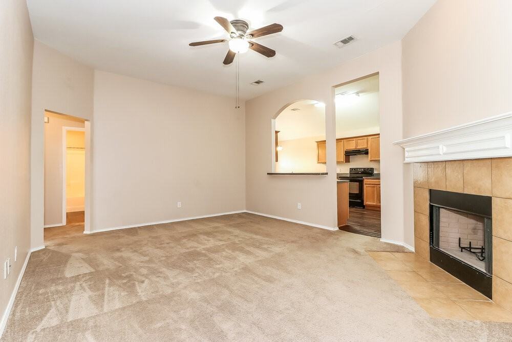 1206 Augustin Dr - Photo 5 of 16