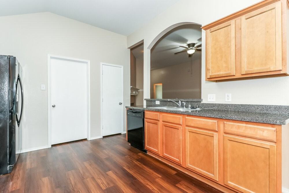 1206 Augustin Dr - Photo 7 of 16