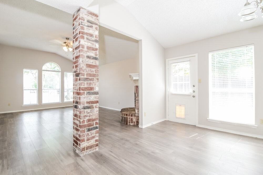 7900 Flowertree Ct - Photo 3 of 16