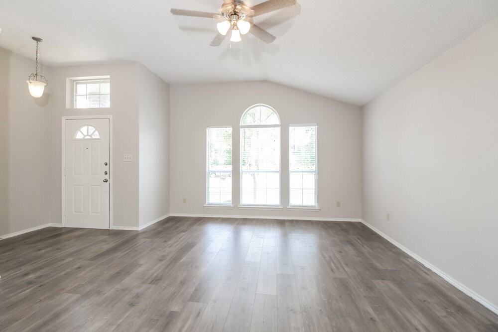 7900 Flowertree Ct - Photo 6 of 16