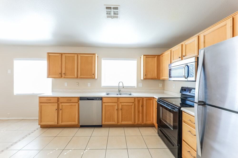 3618 W Tina Ln - Photo 7 of 16
