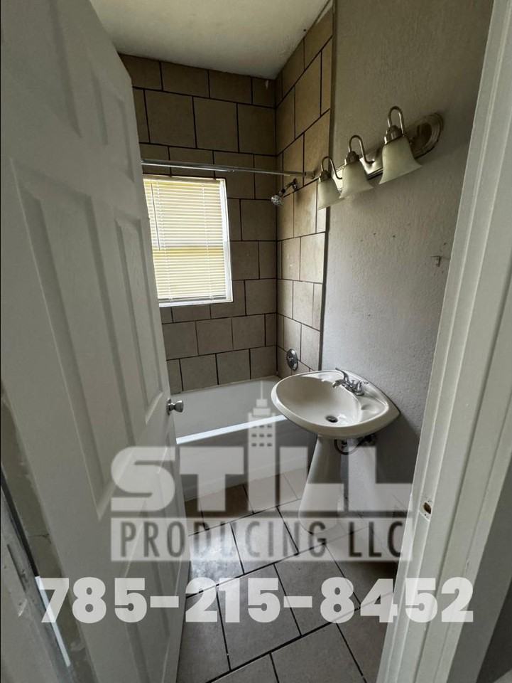 602 Southwest 7th Street - Photo 5 of 10