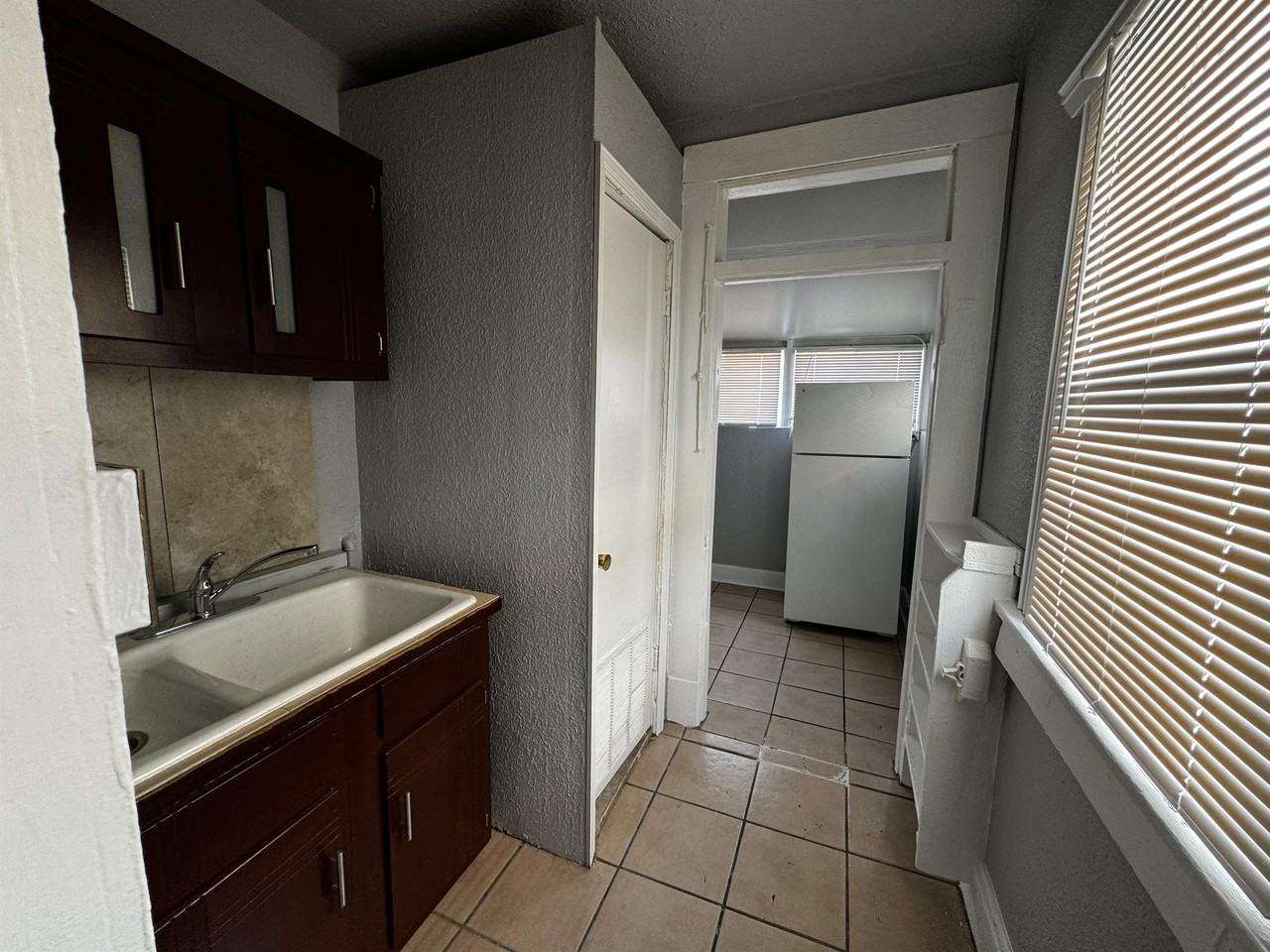 105 Tays St #3 - Photo 6 of 9