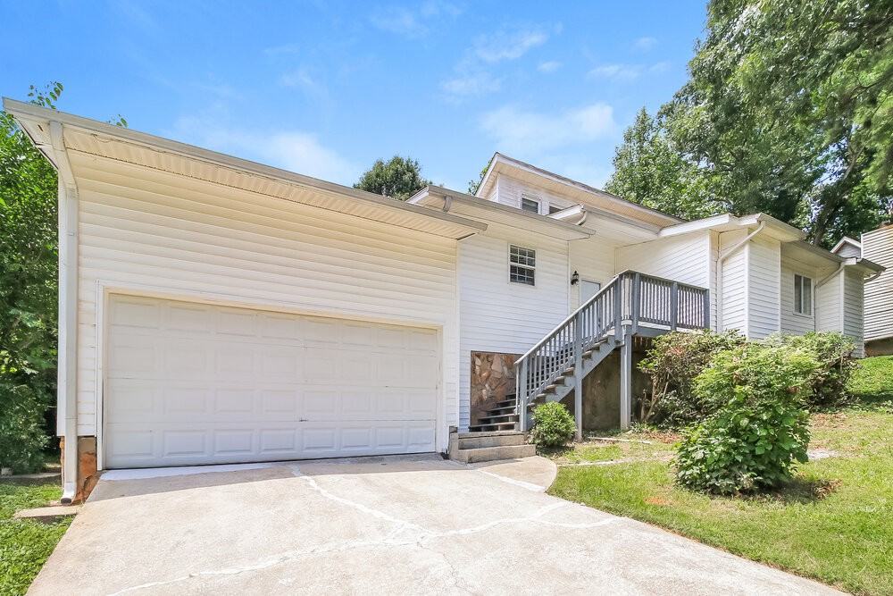 9227 Chestnut Lake Dr - Photo 4 of 17