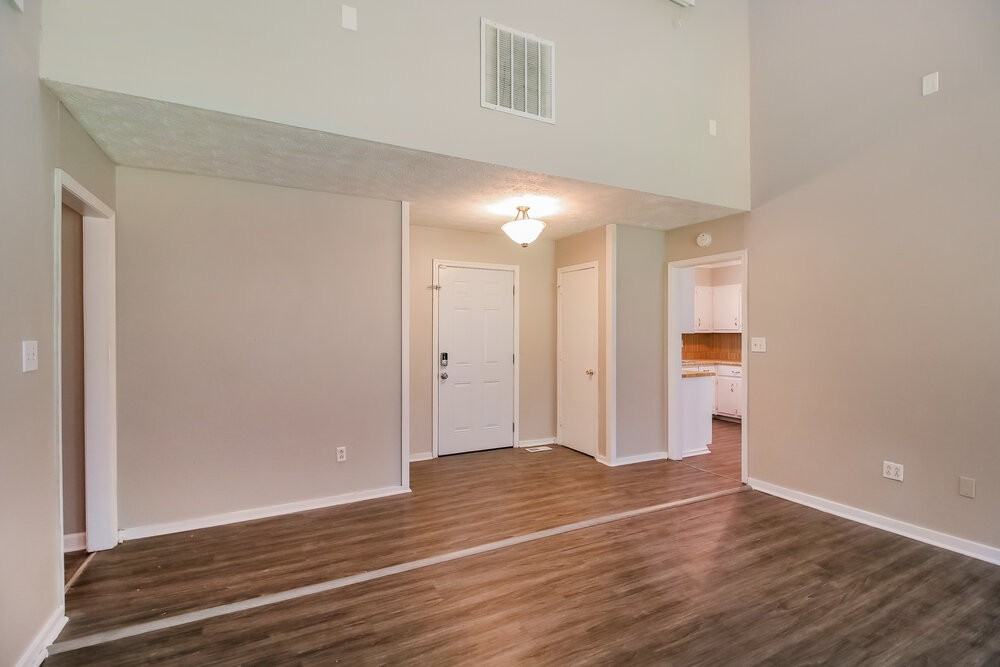 9227 Chestnut Lake Dr - Photo 6 of 17