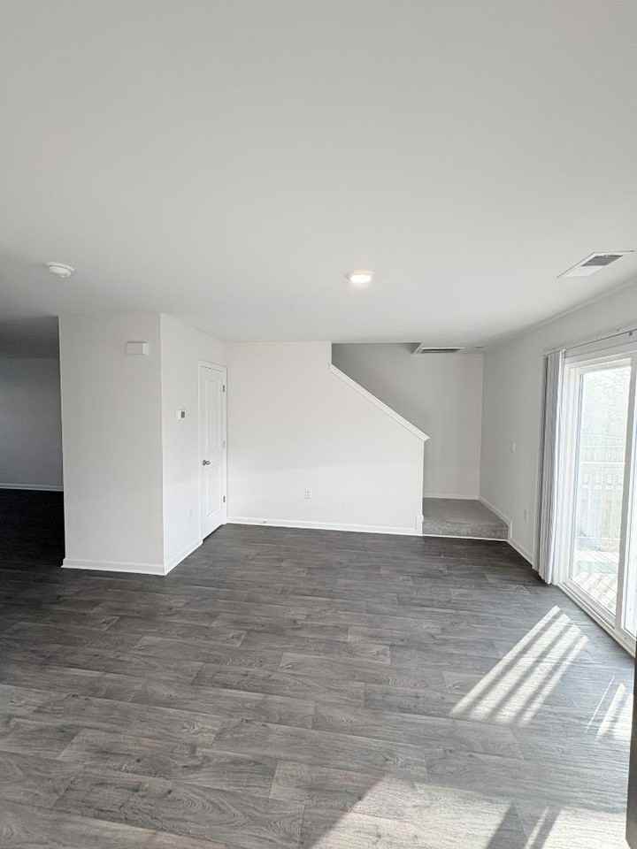 440 Delahays Rd - Photo 6 of 11