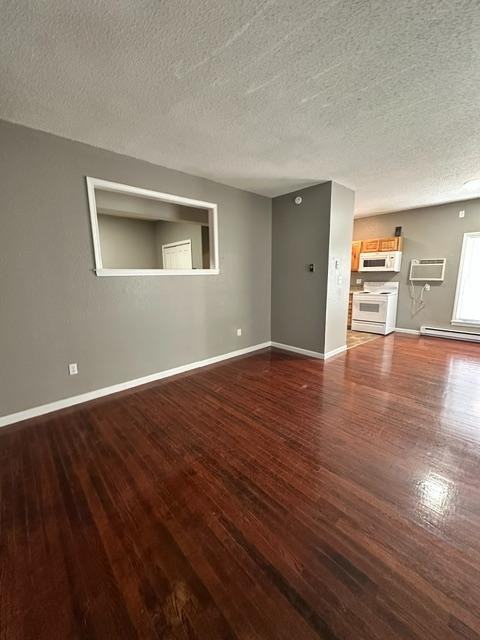 103 S Green St - Photo 3 of 13