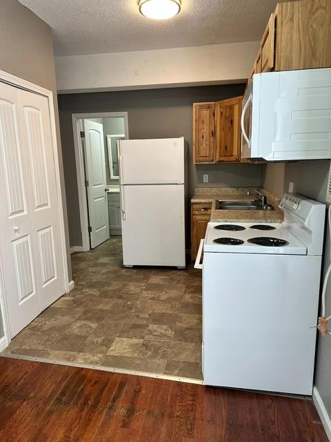 103 S Green St - Photo 7 of 13