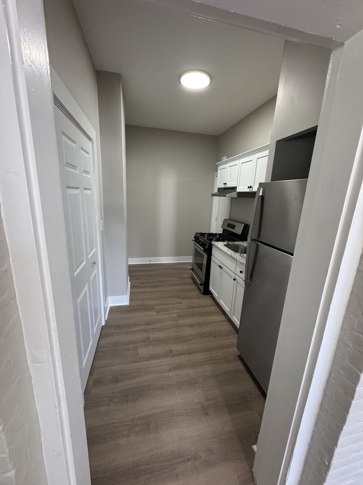 418 Cedar Ave #418A - Photo 3 of 10