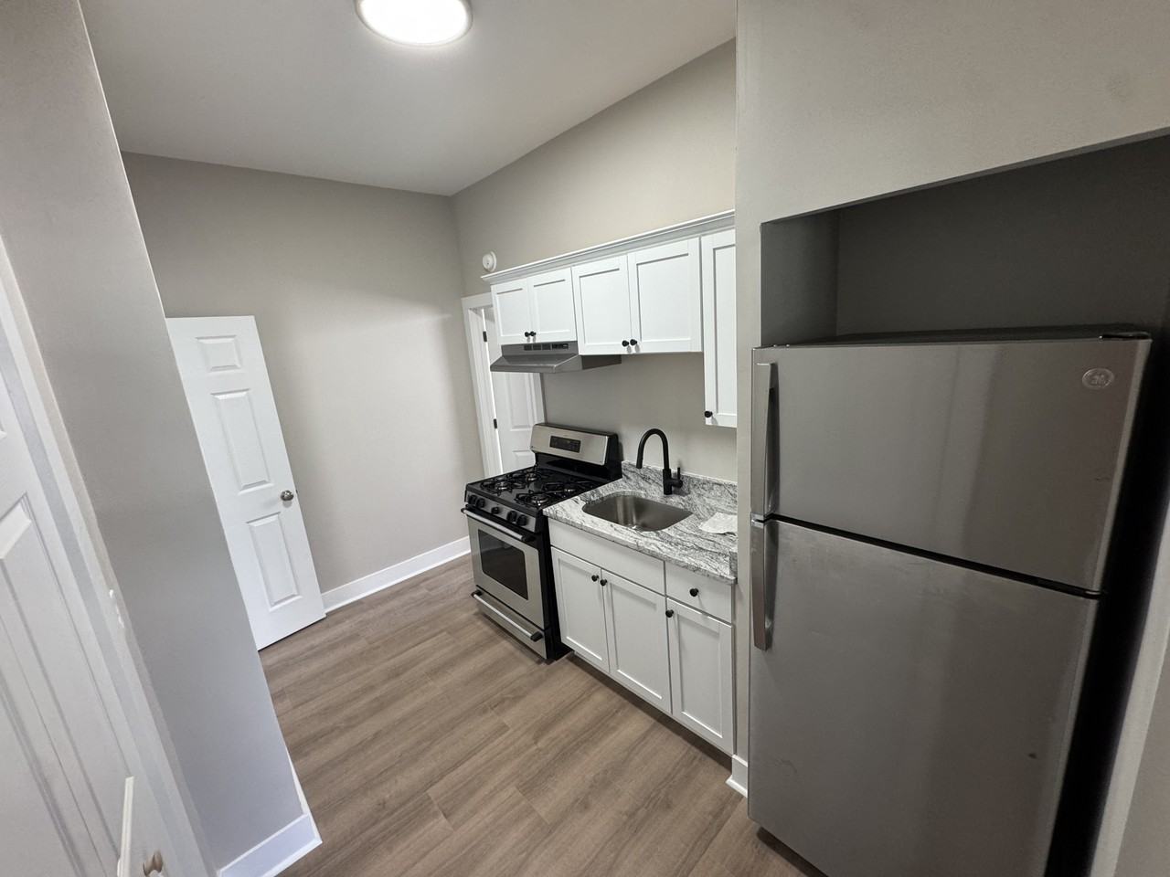 418 Cedar Ave #418A - Photo 4 of 10