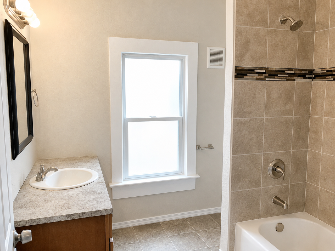 320 W Pine St #320 - Photo 5 of 8