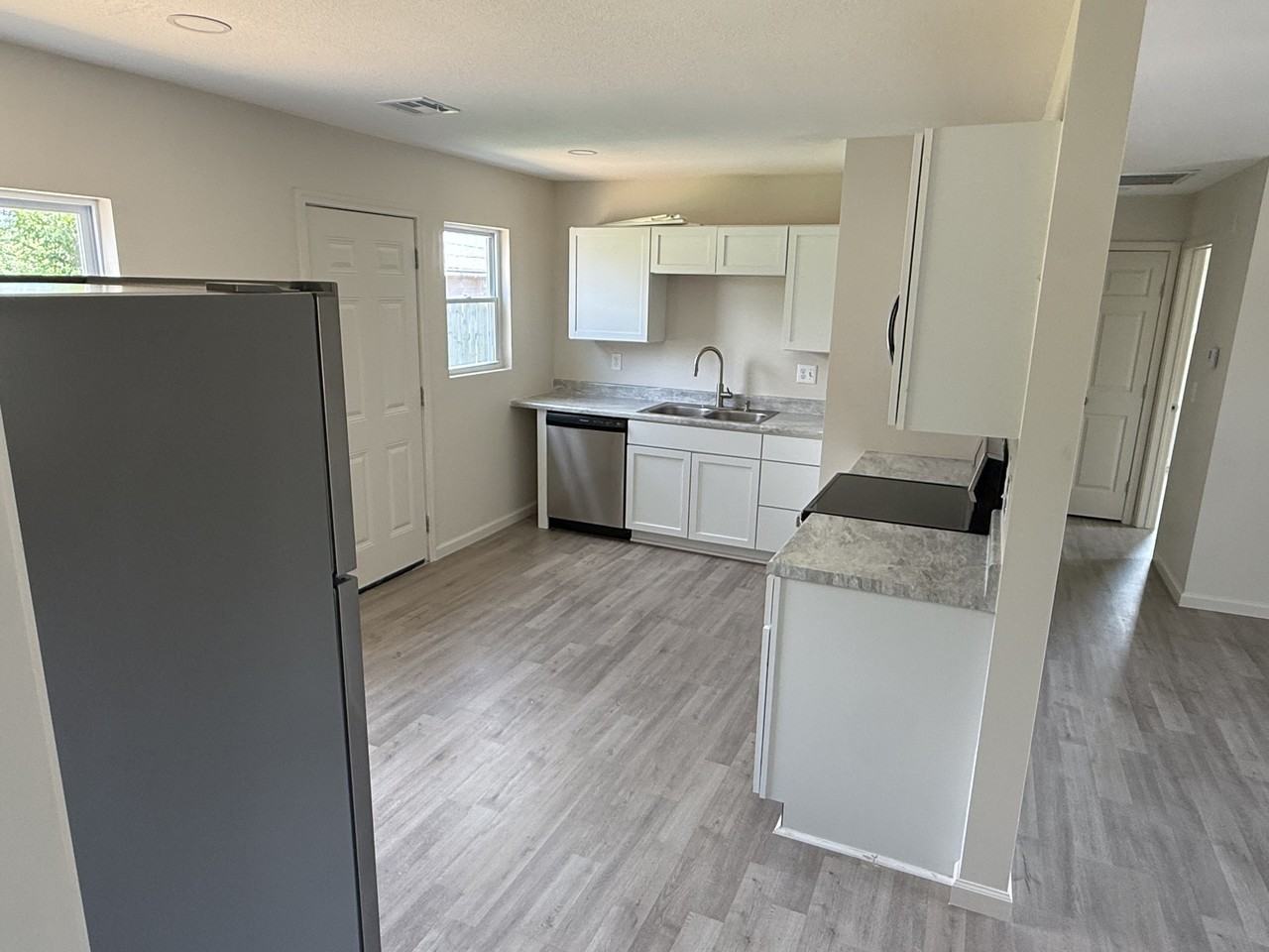 42 Halsey Dr #1 - Photo 4 of 11
