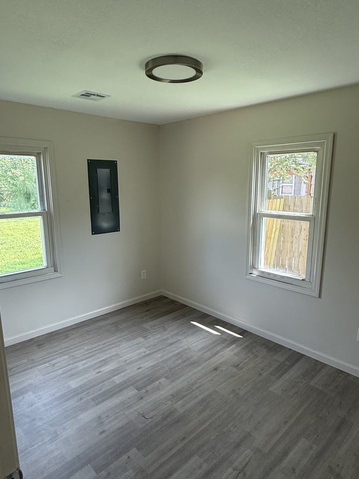 42 Halsey Dr #1 - Photo 7 of 11