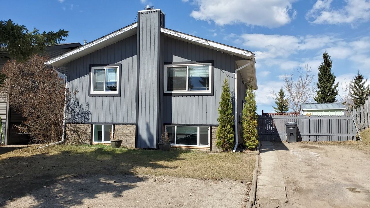 4118 51 Ave - Photo 2 of 26