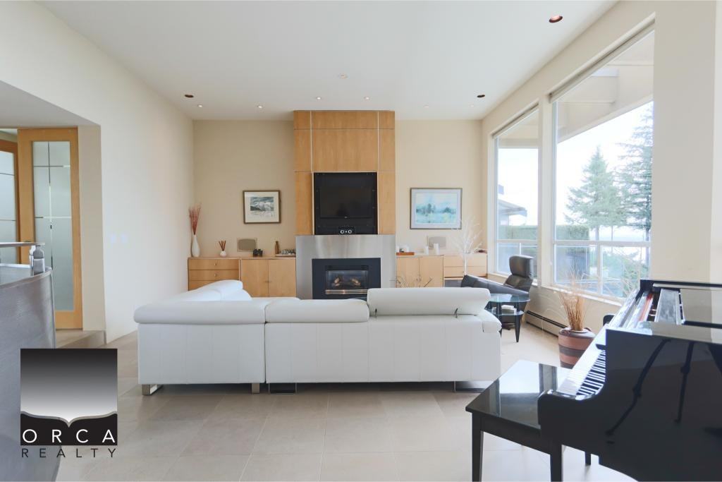 5060 Pinetree Crescent, West Vancouver - Photo 3 of 33