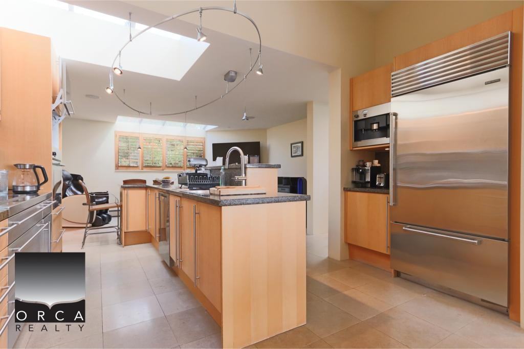 5060 Pinetree Crescent, West Vancouver - Photo 4 of 33