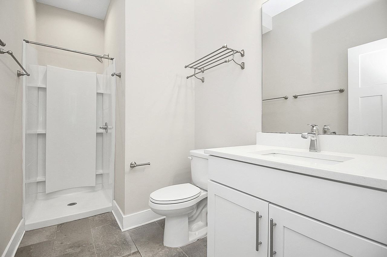 1420 W 4th St #1 - Photo 5 of 15