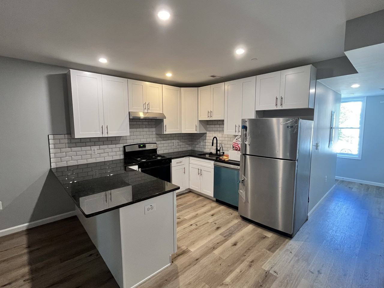 1709 E St Ne #2 - Photo 2 of 14
