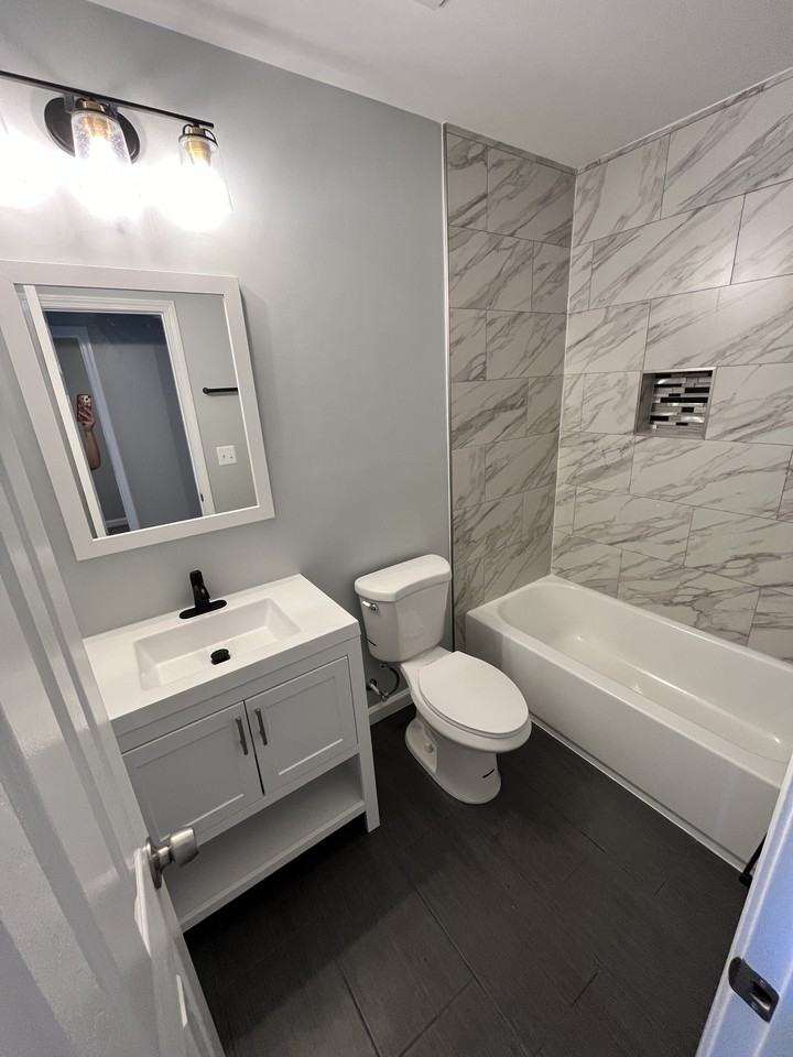 1709 E St Ne #2 - Photo 6 of 14