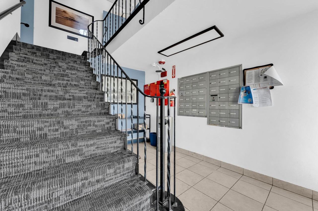 2091 California Street - Photo 5 of 44