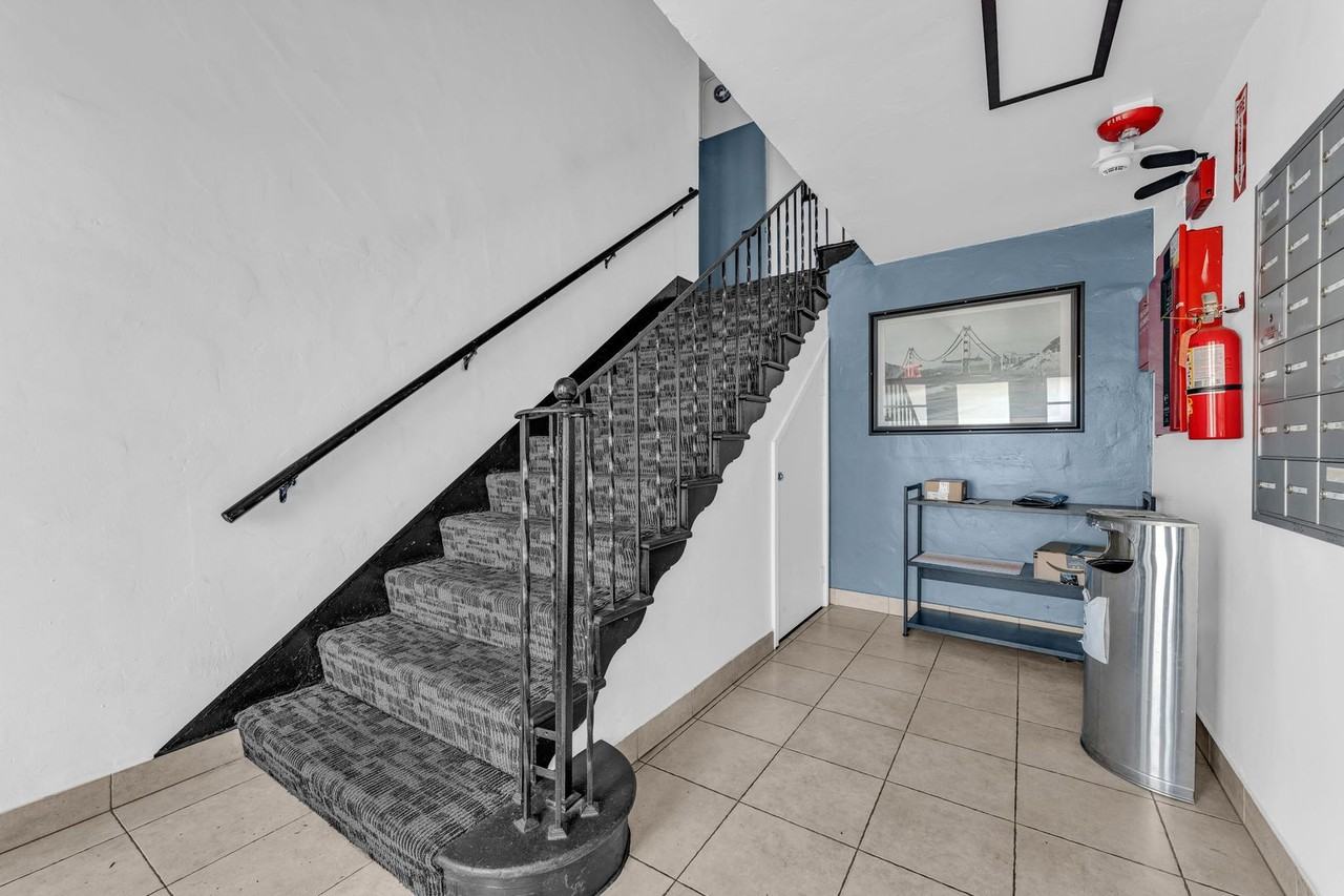 2091 California Street - Photo 6 of 44