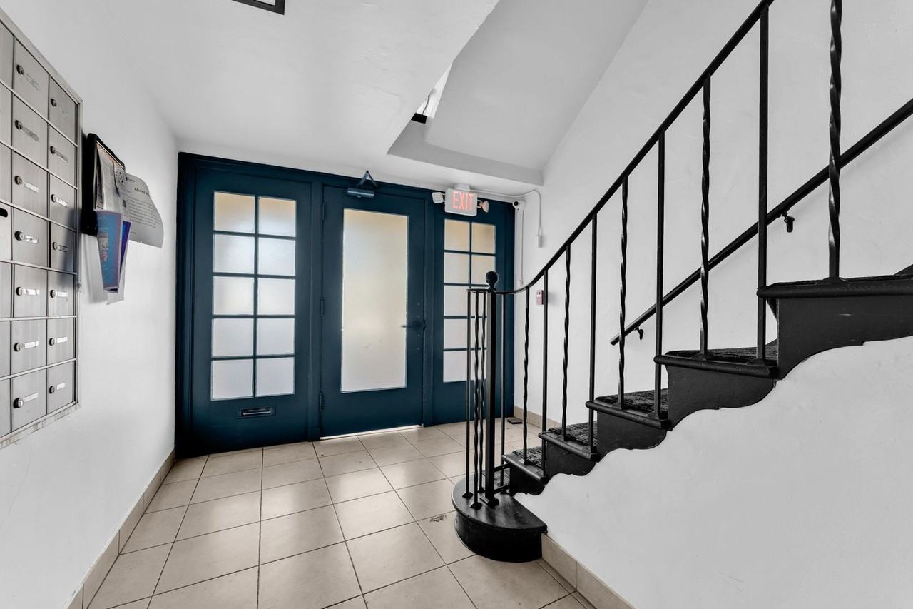 2091 California Street - Photo 7 of 44
