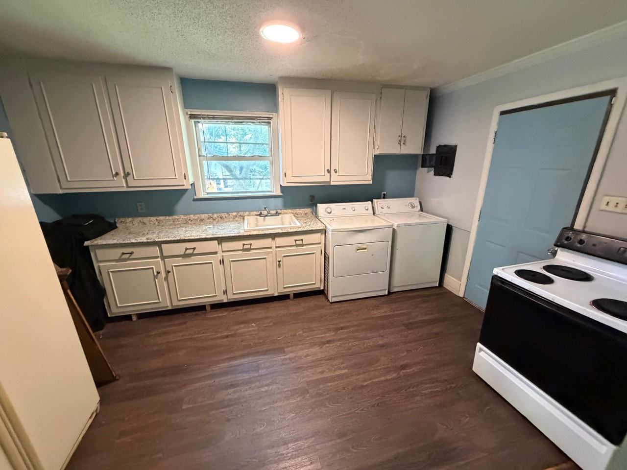 2321 Longleaf Dr - Photo 5 of 16
