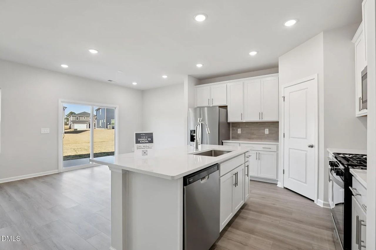 36 Hoff Ct - Photo 5 of 50