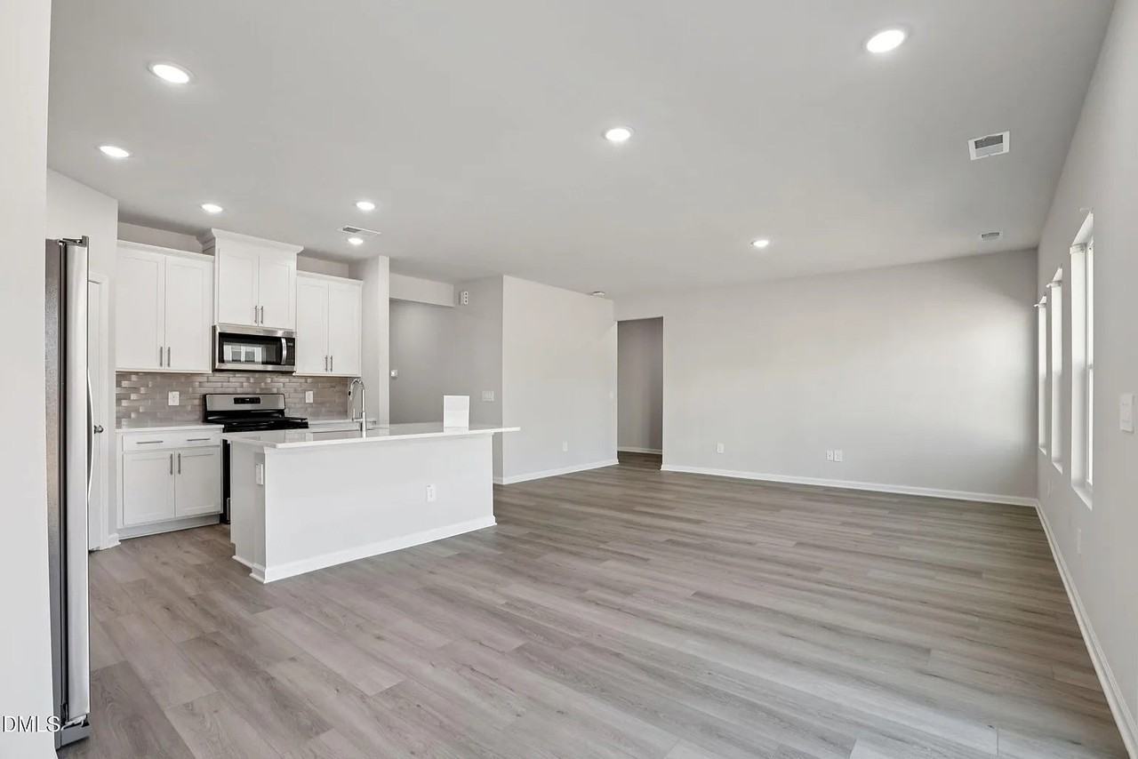 36 Hoff Ct - Photo 7 of 50