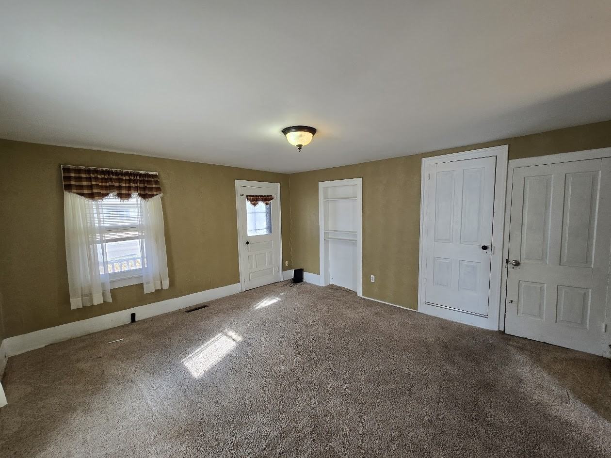 514 3rd Ave Se #1 - Photo 3 of 10