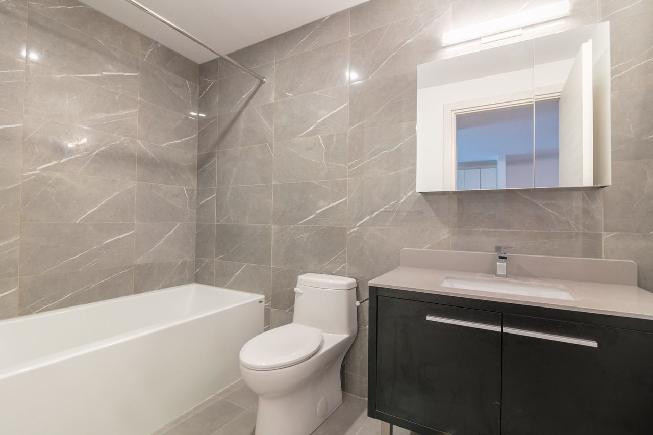 30 Saint Joseph Boulevard Est - Photo 5 of 50