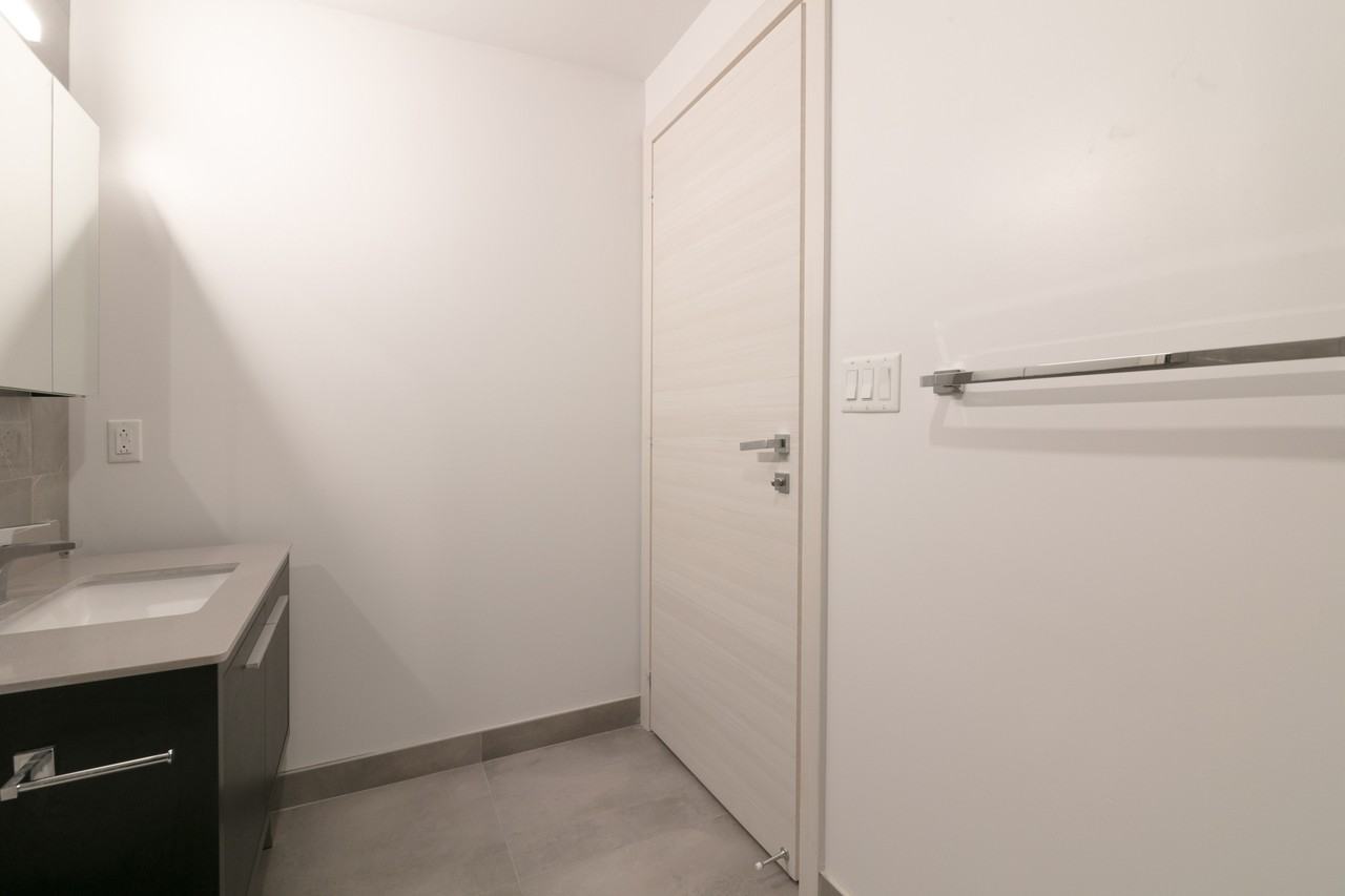 30 Saint Joseph Boulevard Est - Photo 6 of 50
